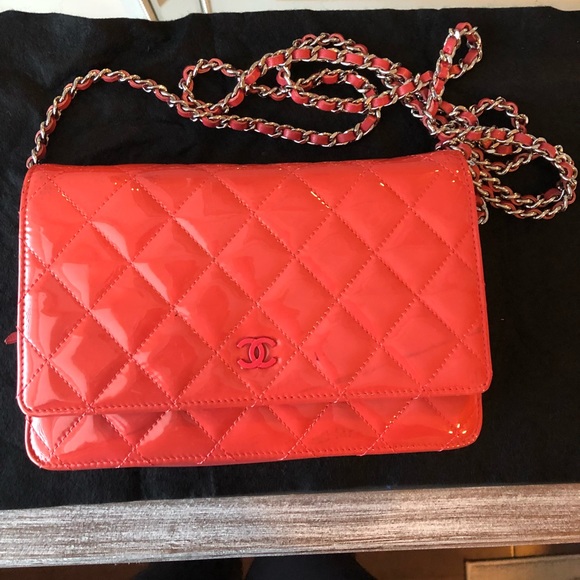 Wallet on Chain Chanel Red Patent leather ref.179083 - Joli Closet